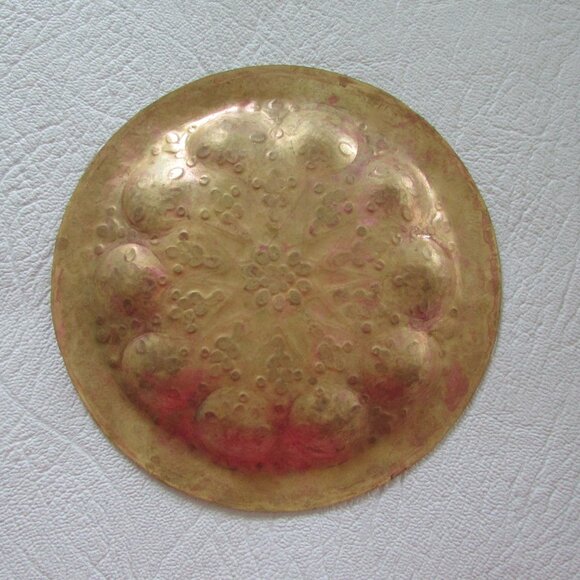 Carved Brass Tray Trivet - Vintage - Picture 6 of 8